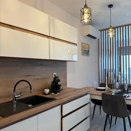 Apartment Paradise *